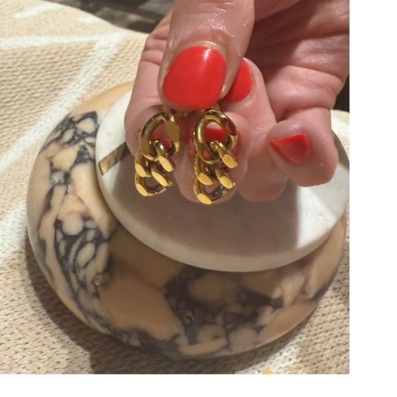 The Perfect Hoop - The Figaro Drop Hoop - 18K triple-layered gold over brass - Picture 6 of 12